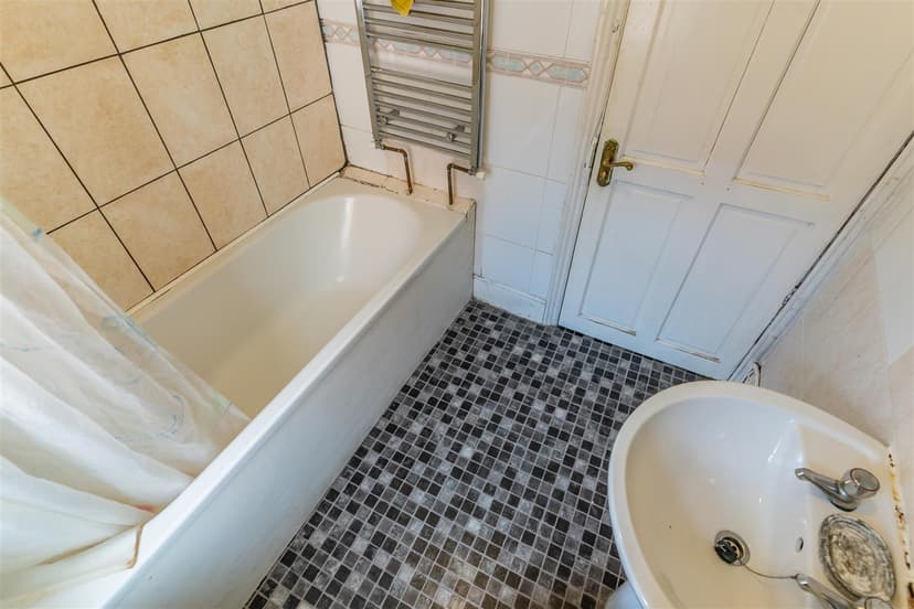 32, Bournbrook Road - Image 3