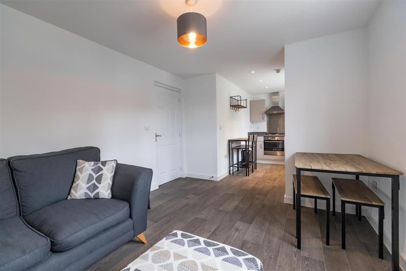 Apartment 9, Bowthorpe Court, Escelie Way - Image 9
