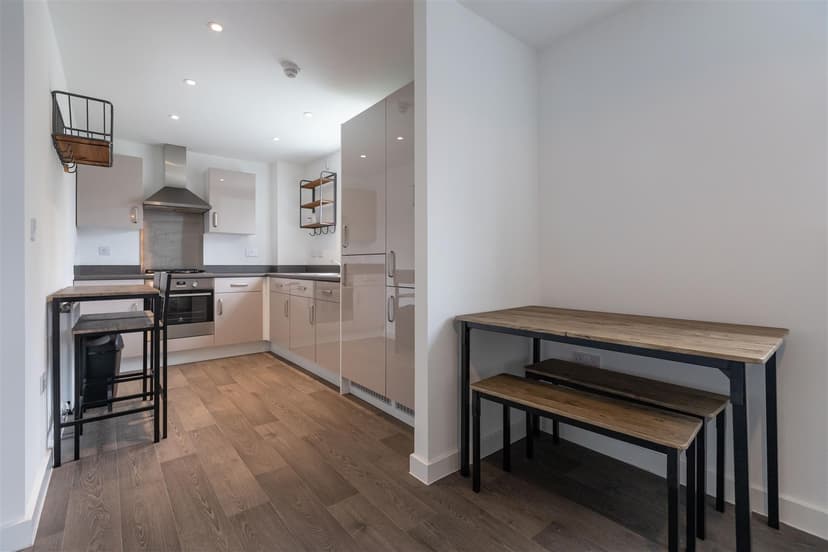 Apartment 9, Bowthorpe Court, Escelie Way - Image 7