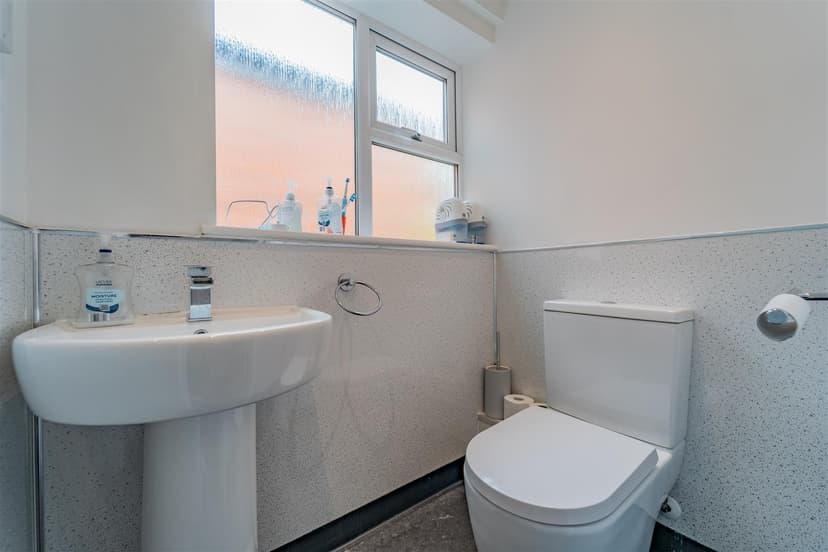 35, Exeter Road - Image 9