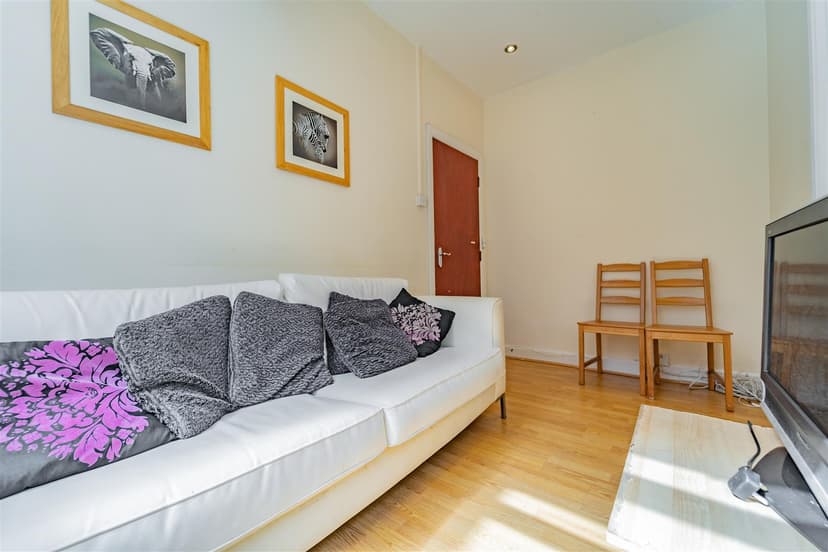 144, Raddlebarn Road - Image 15
