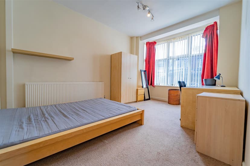 144, Raddlebarn Road - Image 11