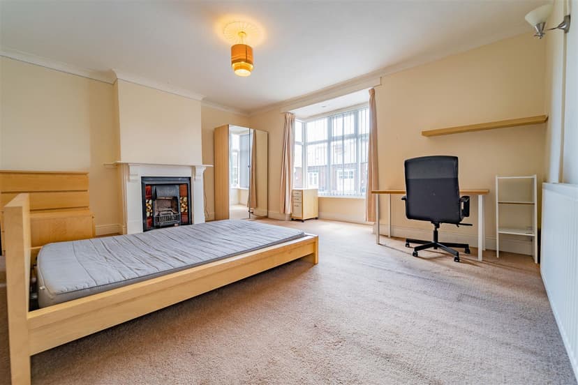 144, Raddlebarn Road - Image 7