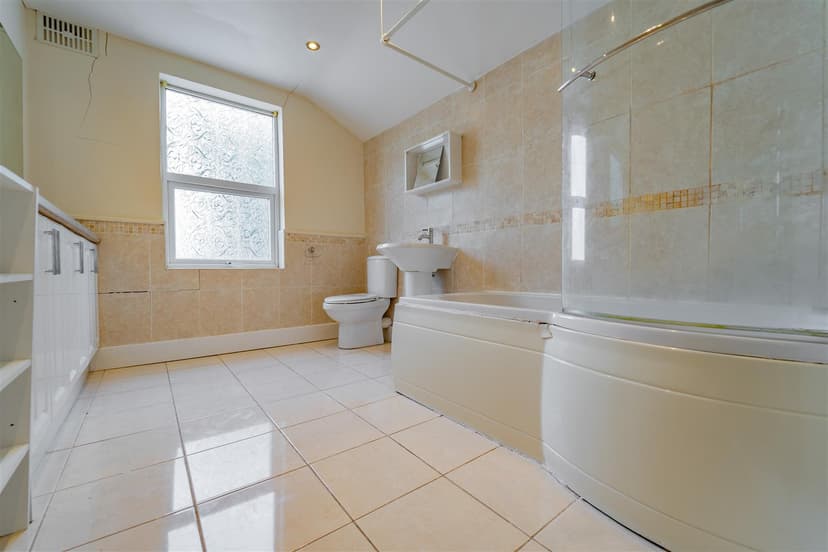 144, Raddlebarn Road - Image 5