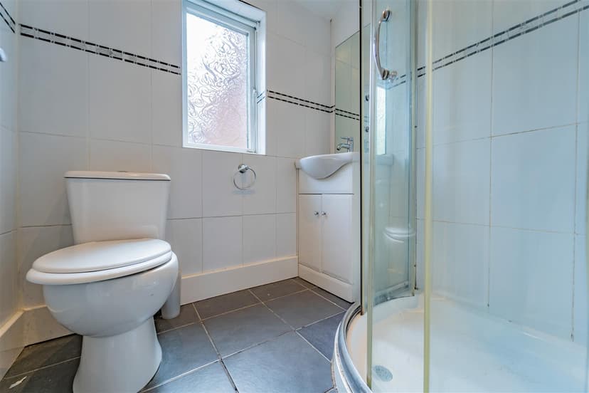 144, Raddlebarn Road - Image 4