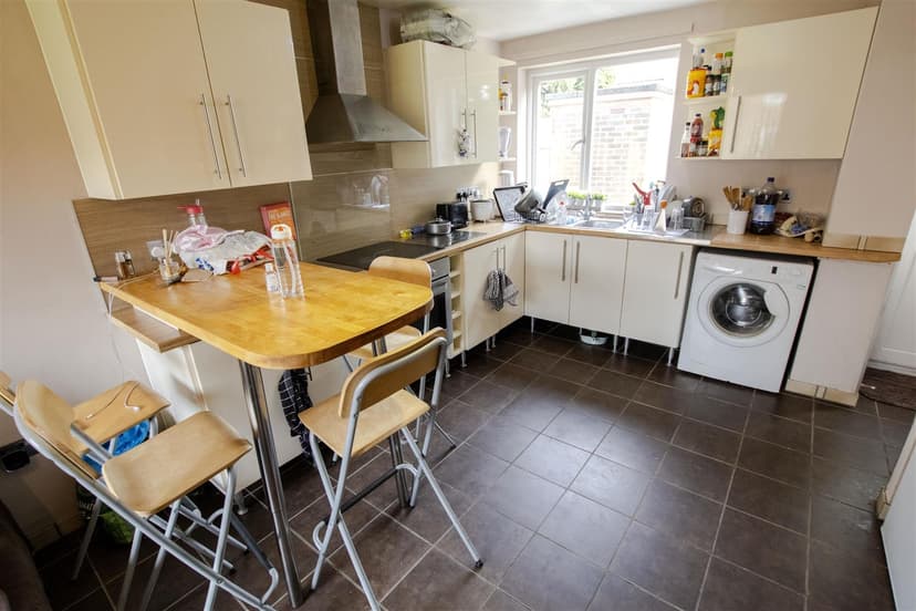 Leasow Drive - Image 10