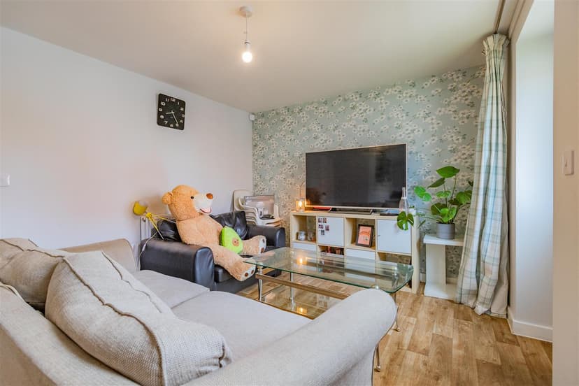 Apartment 8, Darley Court, Escelie Way - Image 10