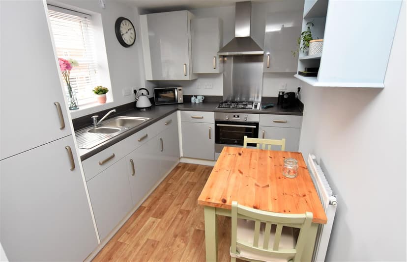 Apartment 8, Darley Court, Escelie Way - Image 7