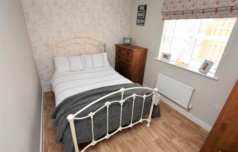 Apartment 8, Darley Court, Escelie Way - Image 5