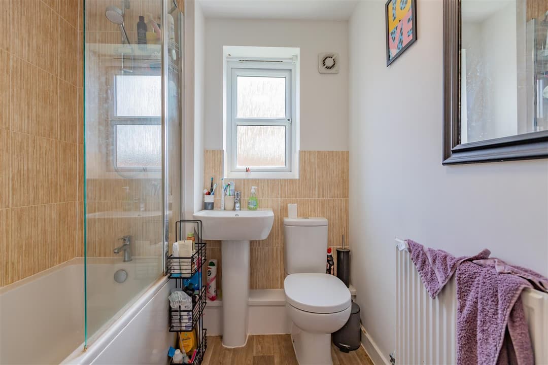 Apartment 8, Darley Court, Escelie Way