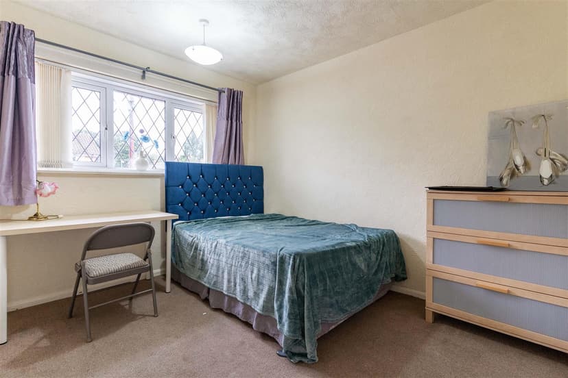 Fladbury Crescent - Image 19