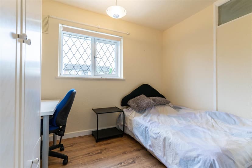 Fladbury Crescent - Image 16
