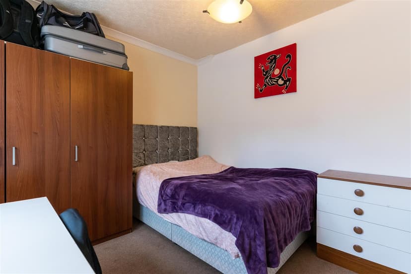 Fladbury Crescent - Image 7