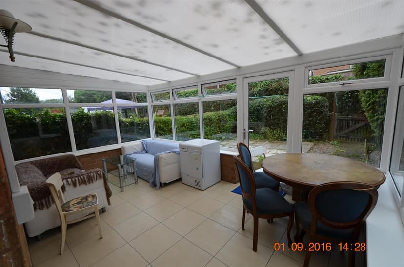 Fladbury Crescent - Image 4