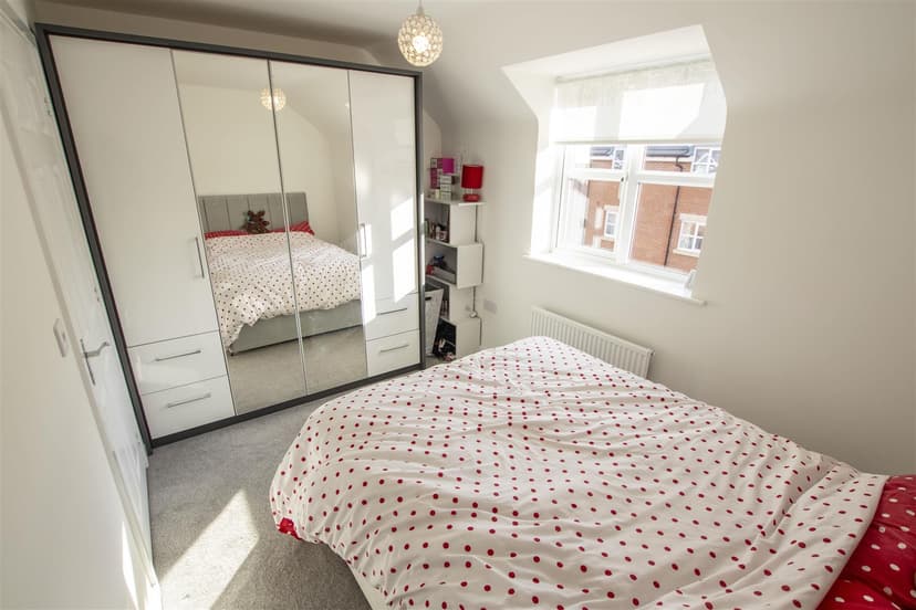 Apartment 5, Darley Court, Escelie Way - Image 2