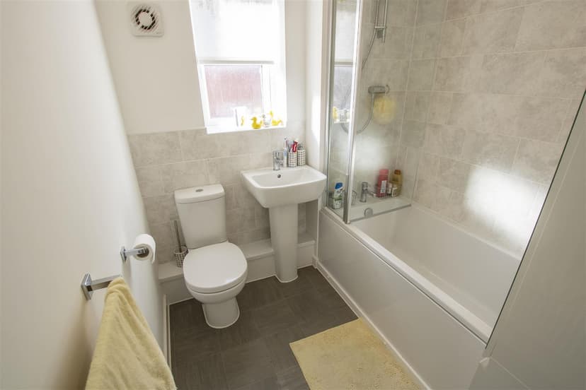 Apartment 5, Darley Court, Escelie Way - Image 1