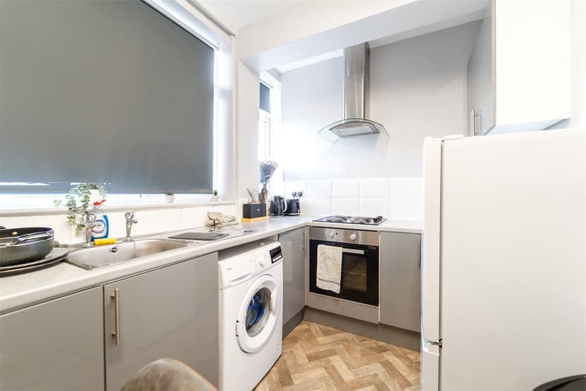 Flat B, Holloway House, Holloway Head - Image 16