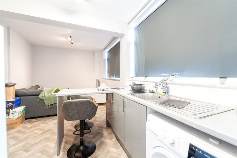 Flat B, Holloway House, Holloway Head - Image 14