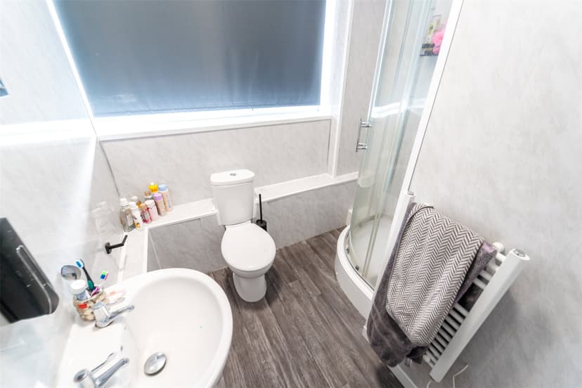 Flat B, Holloway House, Holloway Head - Image 10