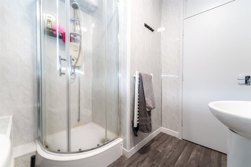 Flat B, Holloway House, Holloway Head - Image 9