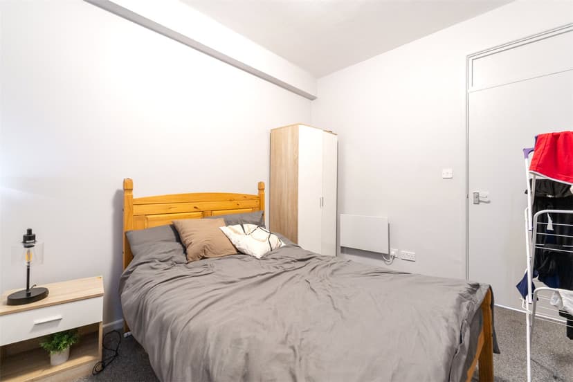 Flat B, Holloway House, Holloway Head - Image 6