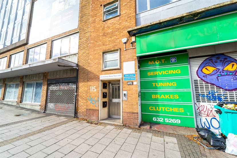 Flat B, Holloway House, Holloway Head - Image 4