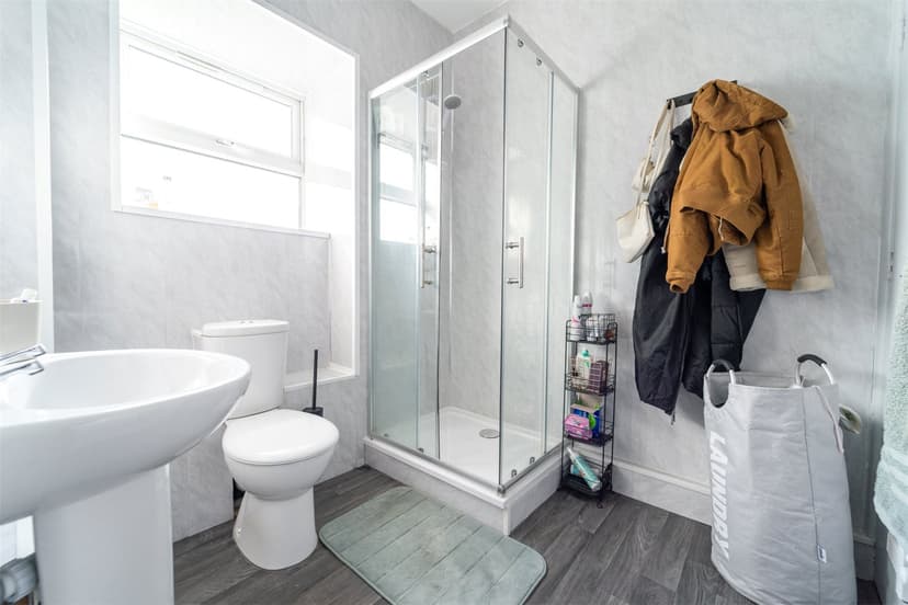 Flat C, 113-115 Holloway House, Holloway Head - Image 17