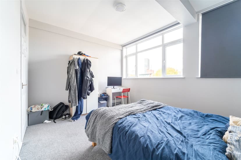 Flat C, 113-115 Holloway House, Holloway Head - Image 5