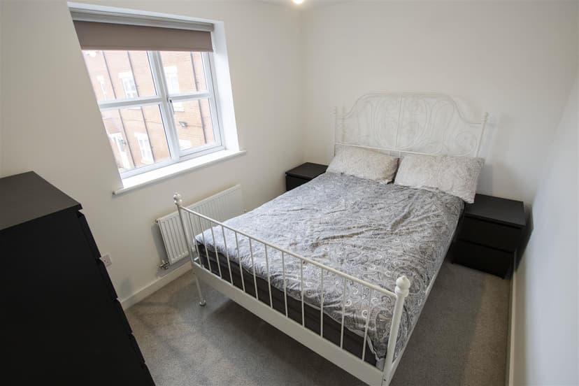 Apartment 3, Savernake Court, Tanners Way - Image 4