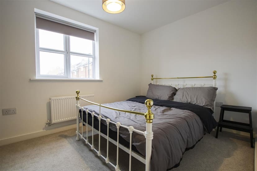 Apartment 3, Savernake Court, Tanners Way - Image 2