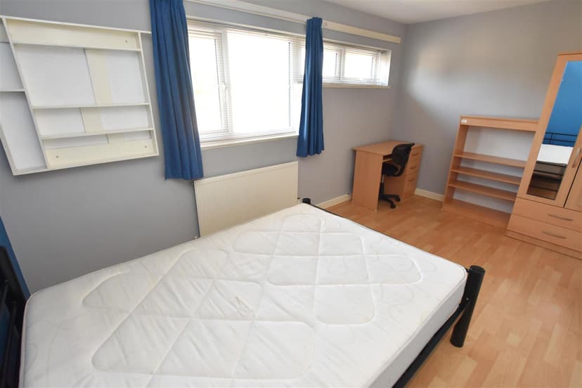 Coxwell Gardens - Image 11