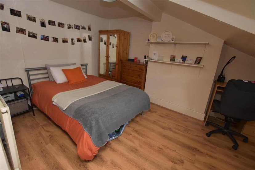 Tiverton Road - Image 7