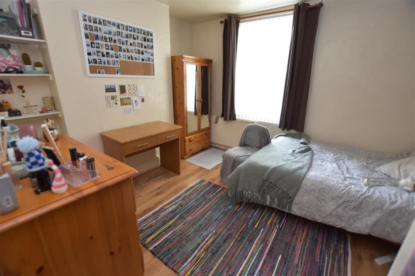 Tiverton Road - Image 5