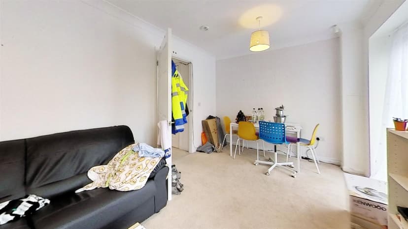 63, Elliott Road - Image 7