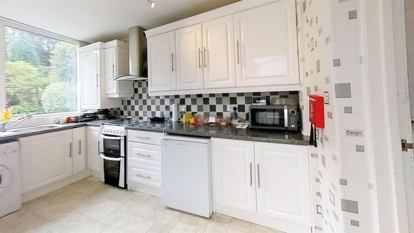 219, Reservoir Road - Image 12