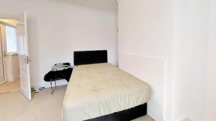 219, Reservoir Road - Image 7