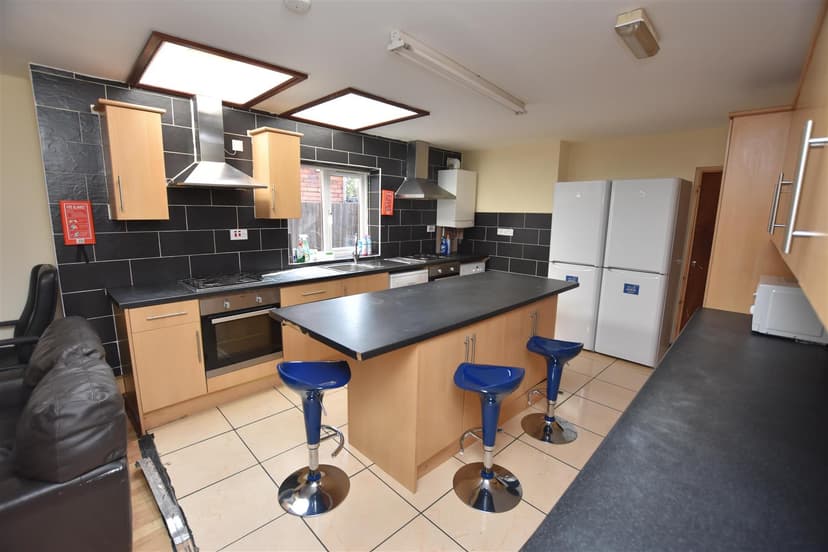 12, Umberslade Road - Image 11