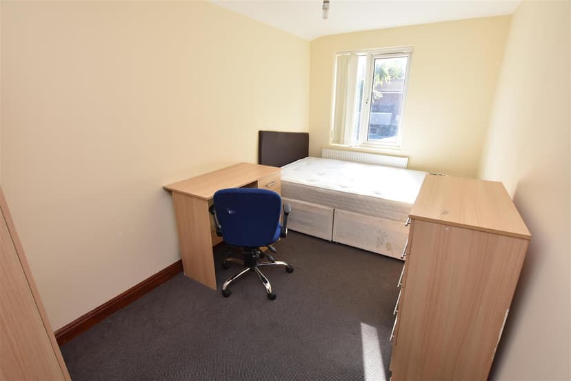 12, Umberslade Road - Image 8