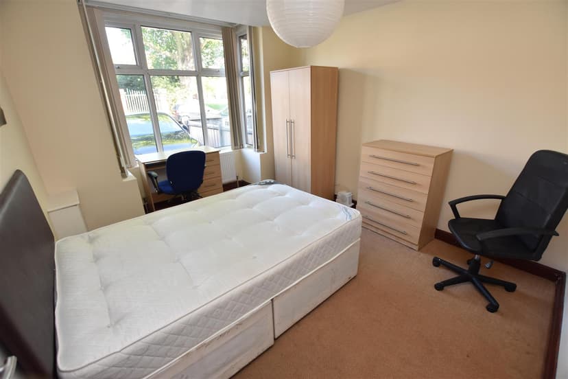 12, Umberslade Road - Image 6