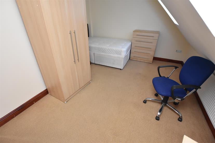 12, Umberslade Road - Image 4