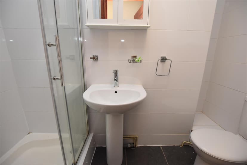 12, Umberslade Road - Image 3