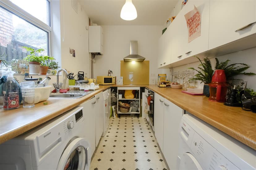 Oxford Street - Image 7