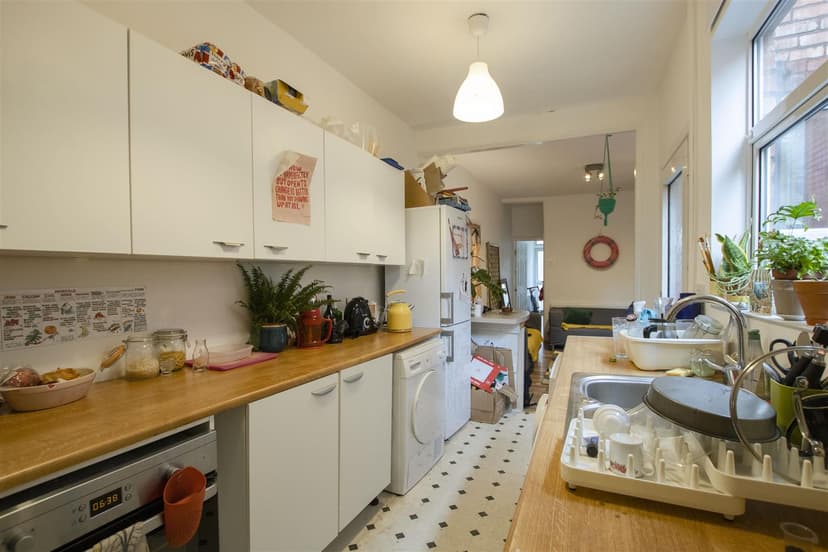 Oxford Street - Image 6