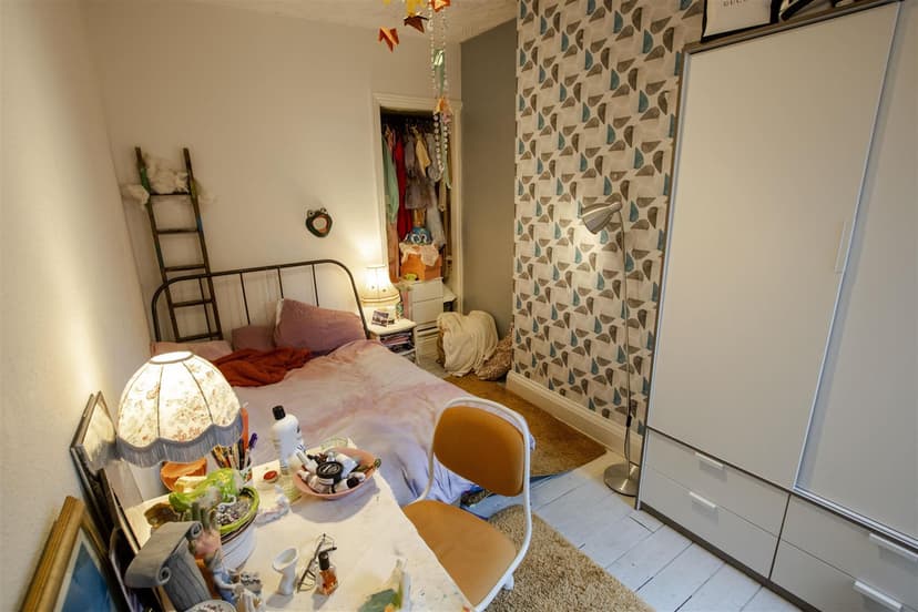 Oxford Street - Image 4