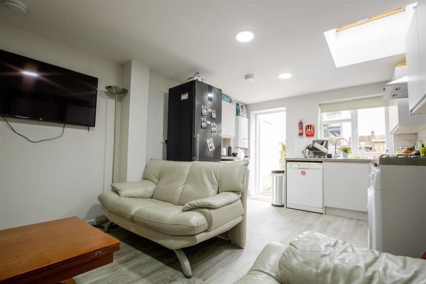 12, Lime Avenue, Dawlish Road - Image 8