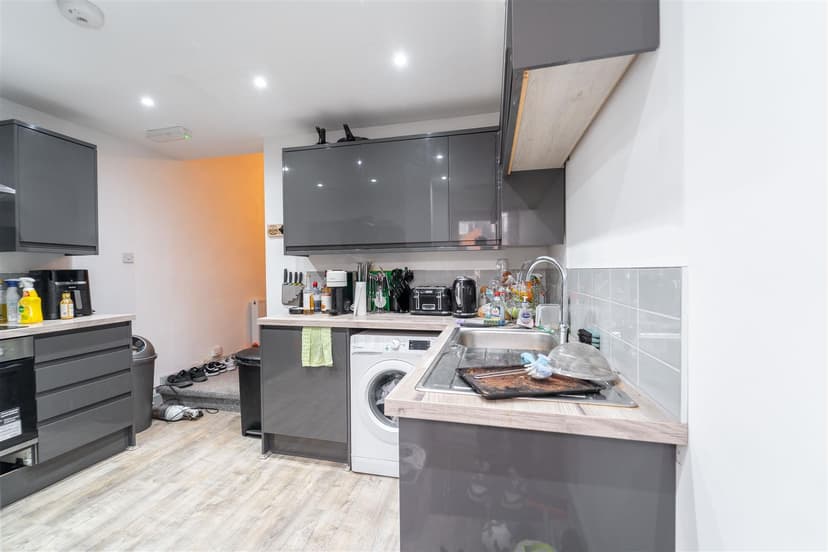 2, Luton Road - Image 23