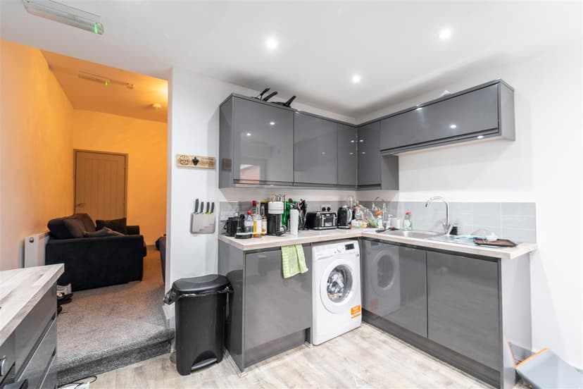 2, Luton Road - Image 22