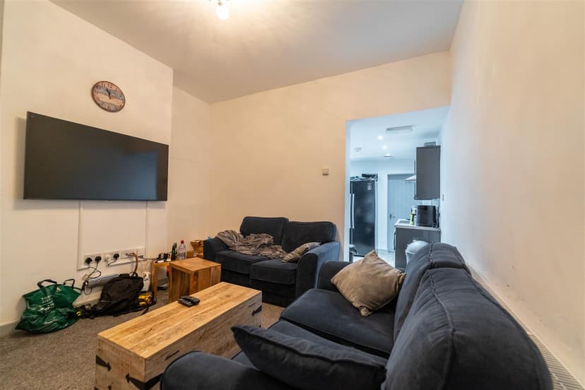 2, Luton Road - Image 21