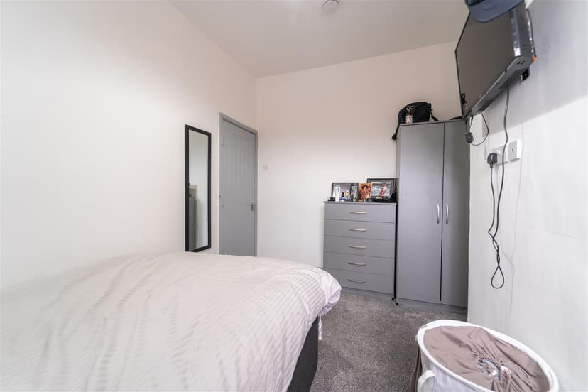 2, Luton Road - Image 18