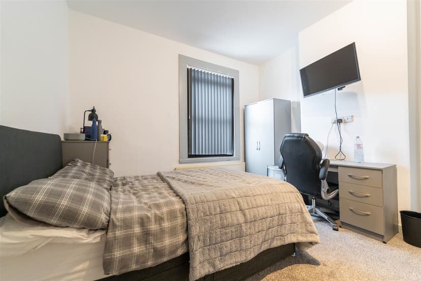 2, Luton Road - Image 16